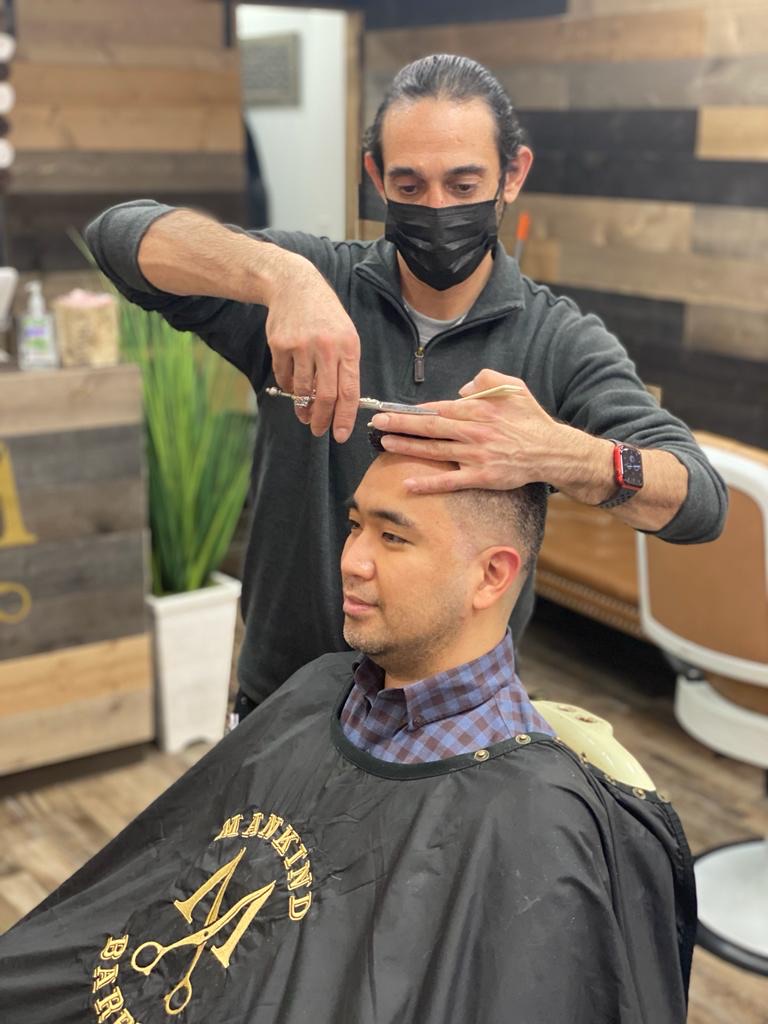 Tips from NYC Barbers on Maintaining a Classic Fade Haircut for a Timeless Look